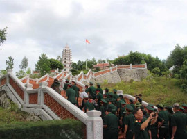 Đền tưởng niệm liệt sỹ Trường Sơn bến phà Long Đại – chứng nhân cho cuộc chiến ác liệt