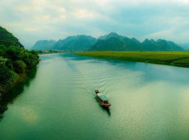 Sông Son – dòng nước xanh biếc dẫn vào động Phong Nha